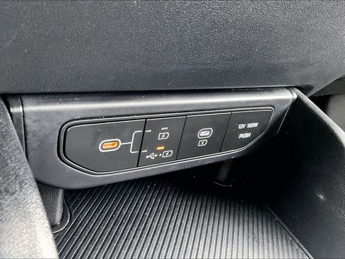 Used 2025 Kia K4 LXS image 29