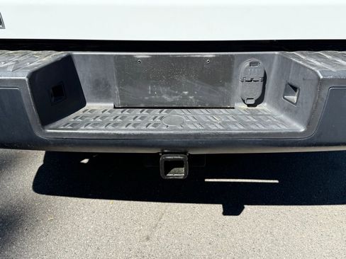 Used 2017 Nissan Titan S image 10