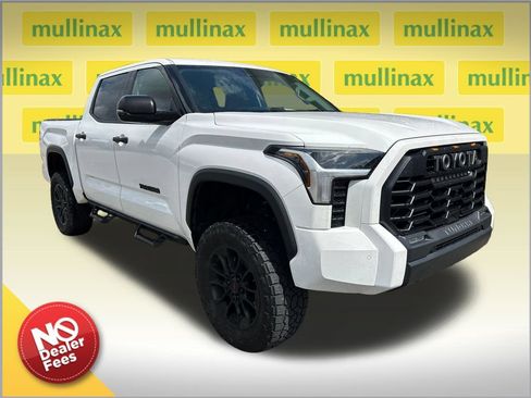 Used 2022 Toyota Tundra SR5 w/ Convenience Package RWD image 1