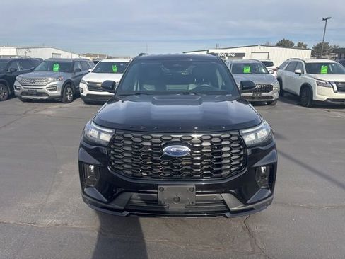 Used 2025 Ford Explorer ST-Line w/ ST-Line Street Pack image 10