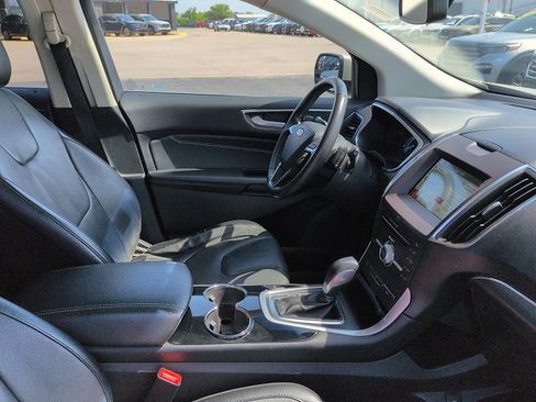 Used 2018 Ford Edge Titanium AWD/4WD image 7