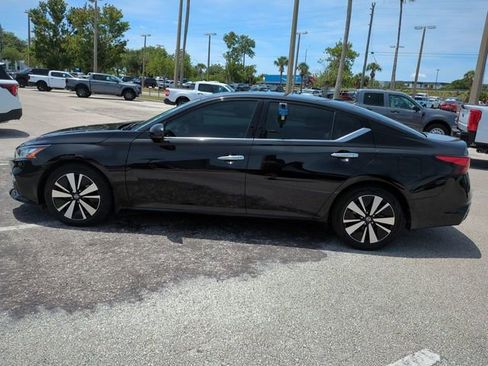 Used 2021 Nissan Altima 2.5 SL FWD image 7