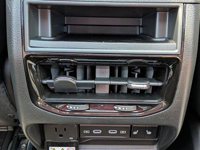 New 2026 Jeep Grand Cherokee Limited w/ Limited Altitude Package AWD/4WD image 18