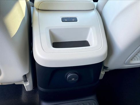 New 2026 Volvo XC60 T8 Ultra w/ Protection Package Premier image 16