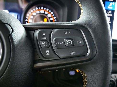 Used 2024 Jeep Gladiator Sport w/ Premium Package image 39