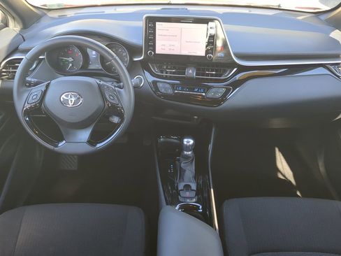 Used 2019 Toyota C-HR XLE image 22