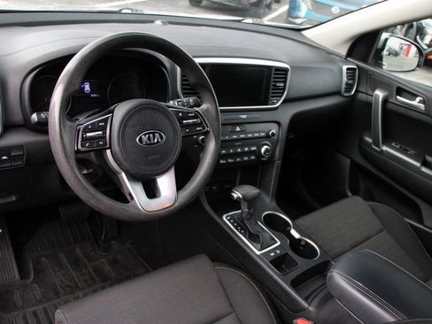 Used 2020 Kia Sportage LX w/ LX Popular Package image 4