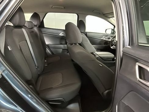 Used 2025 Kia Sportage LX AWD/4WD image 29