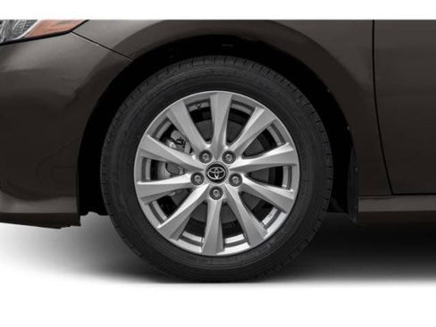 Used 2019 Toyota Camry LE FWD image 11