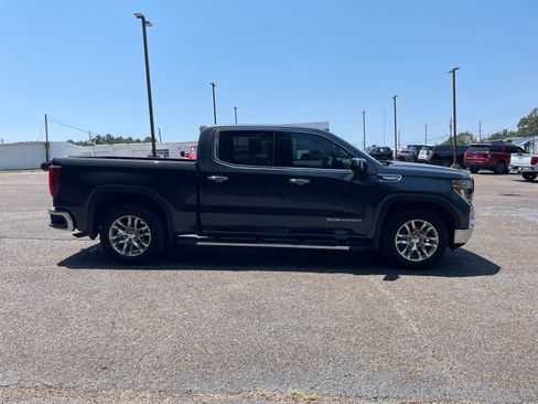 Used 2020 GMC Sierra 1500 SLT RWD image 3