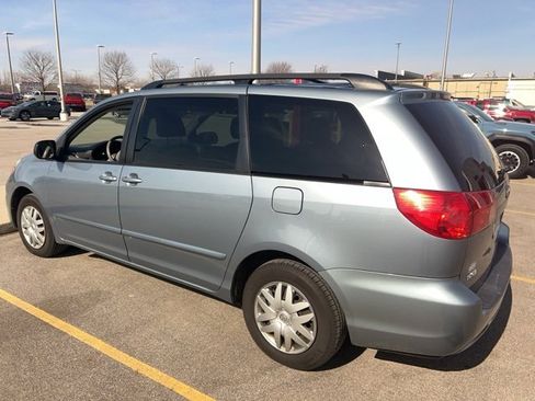 Used 2010 Toyota Sienna LE image 6