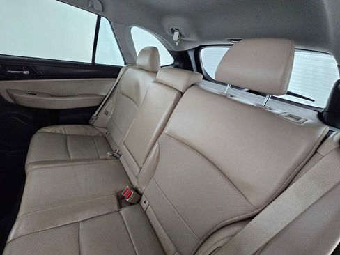 Used 2017 Subaru Outback 2.5i Limited image 17