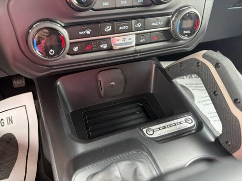 Used 2024 Ford Bronco Outer Banks AWD/4WD image 31