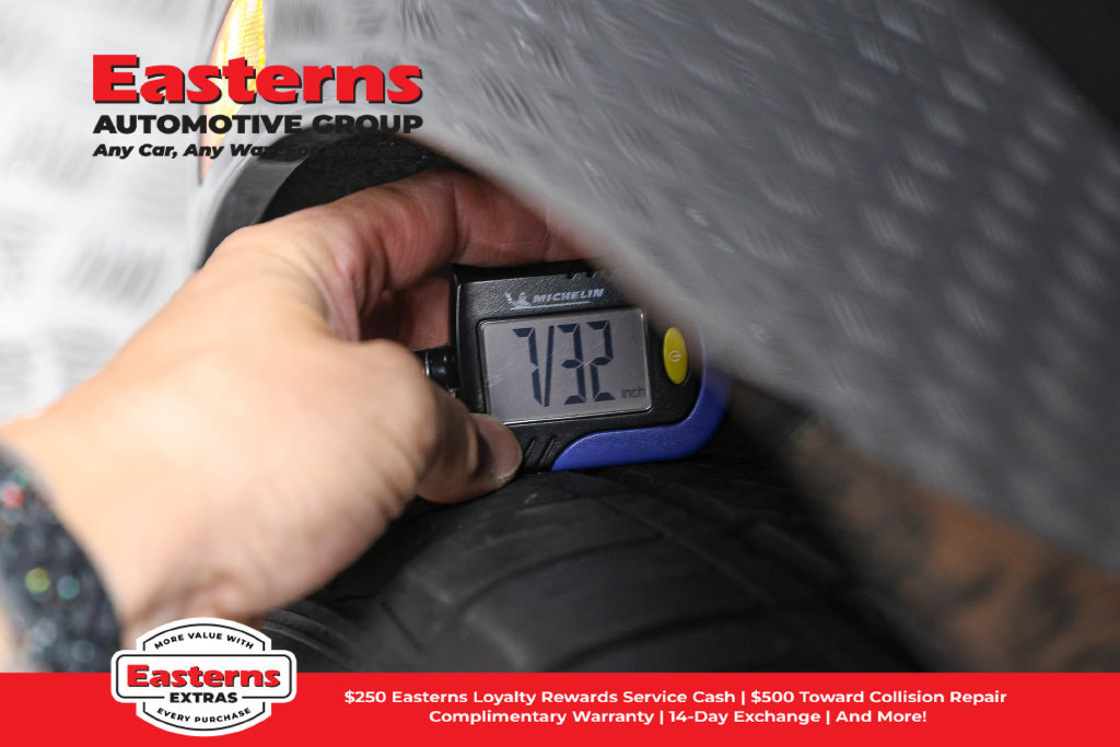 Used 2023 Buick Envision Essence w/ Sport Touring Package FWD image 29