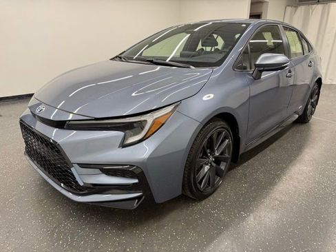 Used 2025 Toyota Corolla SE AWD/4WD image 5