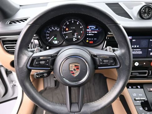 Certified 2023 Porsche Macan AWD/4WD image 11