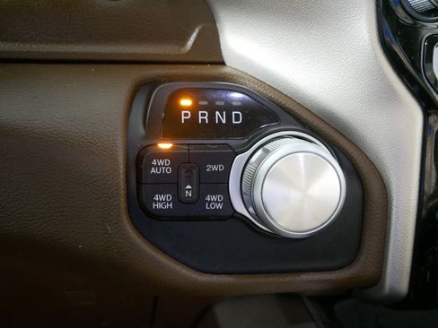 Used 2020 RAM 1500 Laramie AWD/4WD image 24