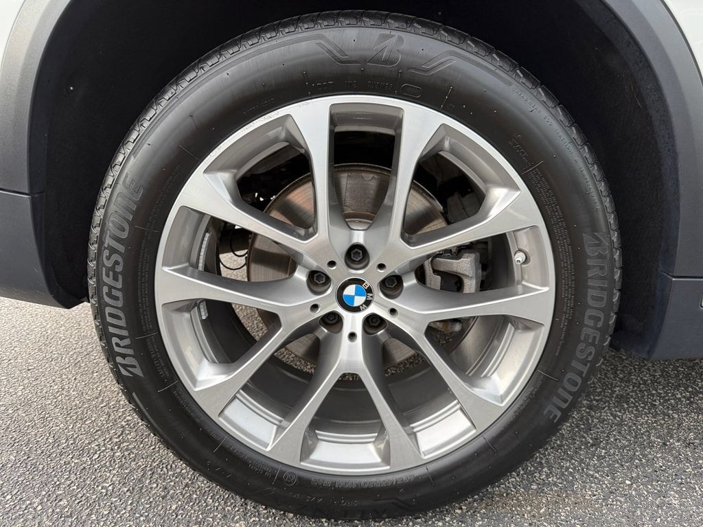 Used 2026 BMW X5 xDrive40i AWD/4WD image 17
