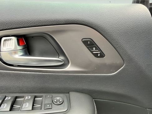 New 2026 Chrysler Pacifica Select AWD/4WD image 13