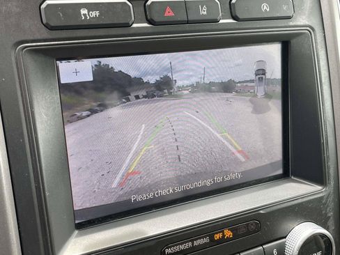 Used 2021 Ford Expedition XLT RWD image 14