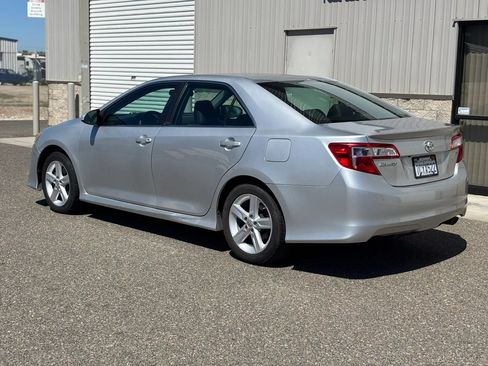 Used 2014 Toyota Camry SE w/ Fleet Convenience Package FWD image 5