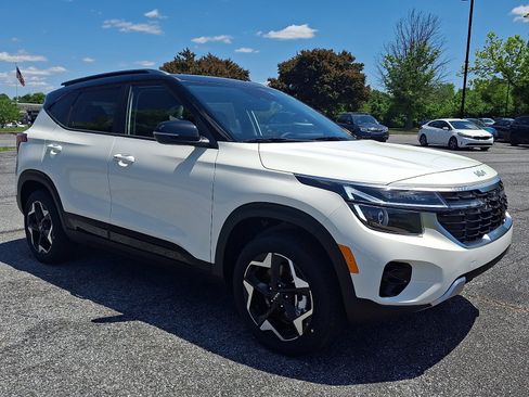 New 2026 Kia Seltos S AWD/4WD image 2