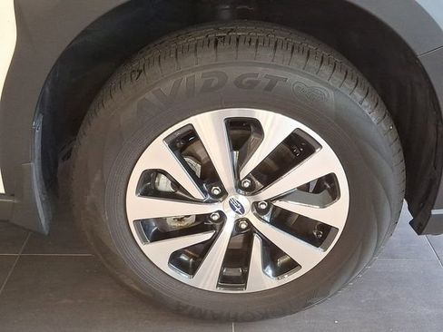 Certified 2025 Subaru Outback Premium AWD/4WD image 8