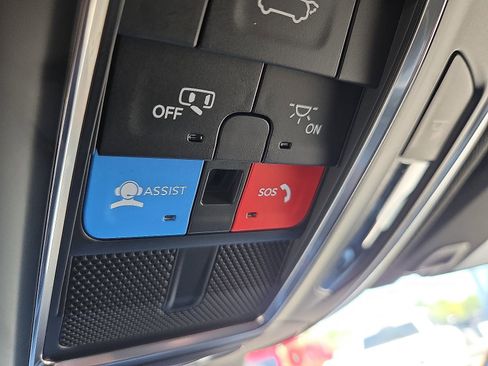 New 2025 Jeep Grand Cherokee L Laredo image 22