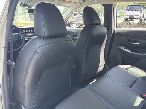 New 2026 Nissan Sentra SR w/ SR Premium Package FWD image 21