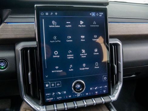 Used 2025 GMC Acadia Denali w/ Super Cruise Package image 24