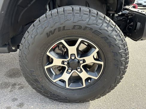 Used 2020 Jeep Wrangler Rubicon w/ Steel Bumper Group image 28