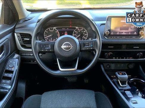 Used 2024 Nissan Rogue SV image 5