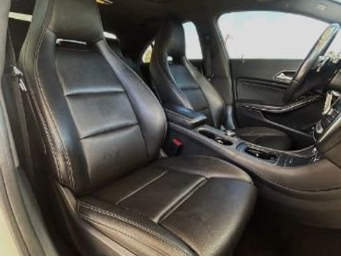 Used 2018 Mercedes-Benz CLA 250 image 9