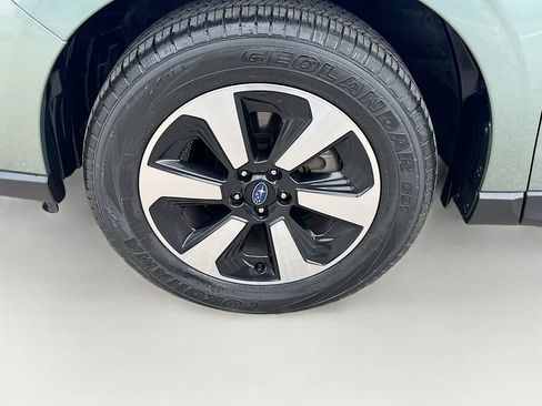 Used 2018 Subaru Forester 2.5i Premium w/ All-Weather Package AWD/4WD image 39