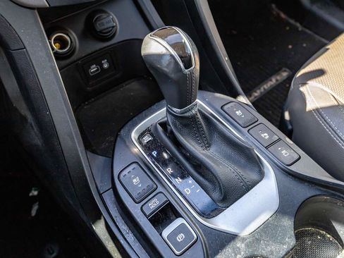 Used 2018 Hyundai Santa Fe Limited image 17