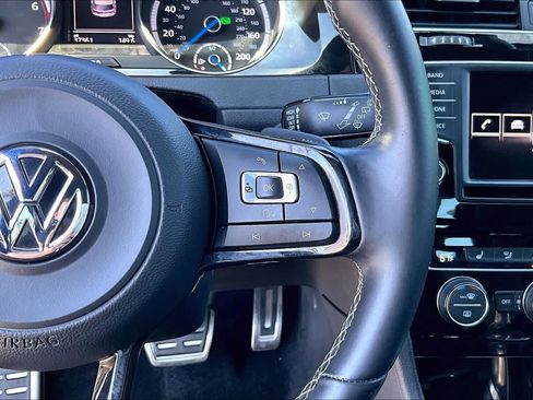 Used 2016 Volkswagen Golf R 4-Door AWD/4WD image 23