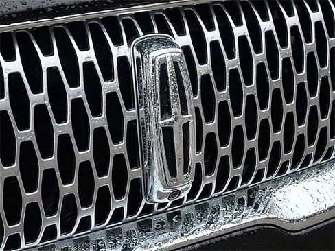 Certified 2023 Lincoln Nautilus Reserve w/ Equipment Group 201A image 29