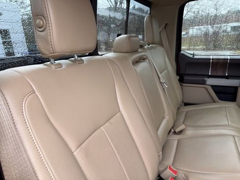 Used 2019 Ford F150 Lariat image 33