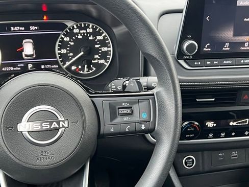 Used 2023 Nissan Rogue SV image 21