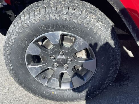 Used 2022 Jeep Wrangler Unlimited Sahara w/ Cold Weather Group image 26