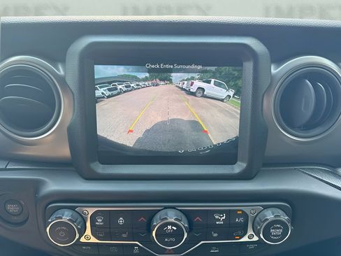 Used 2023 Jeep Wrangler Unlimited w/ Sun & Screen Package AWD/4WD image 19