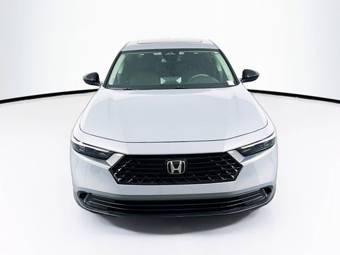 Used 2025 Honda Accord SE image 2