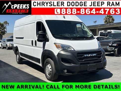 Used 2024 RAM ProMaster 2500 w/ Convenience Group FWD image 1