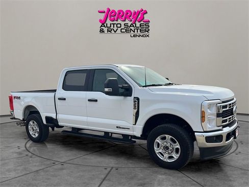Used 2025 Ford F250 XLT w/ FX4 Off-Road Package image 18