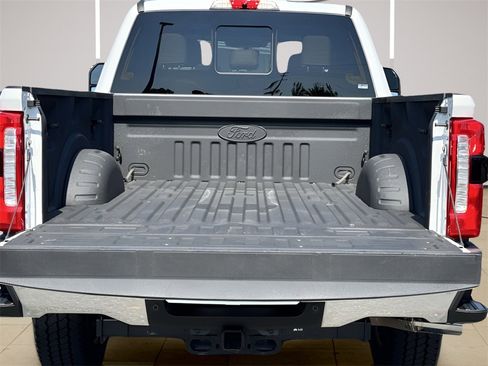 Used 2023 Ford F250 Lariat w/ Chrome Package image 22