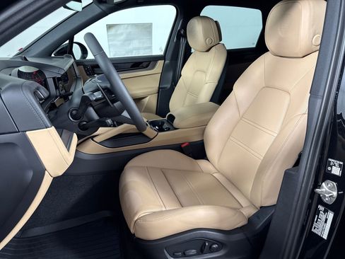 Used 2026 Porsche Cayenne S AWD/4WD image 5