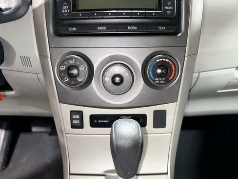 Used 2012 Toyota Corolla LE FWD image 20