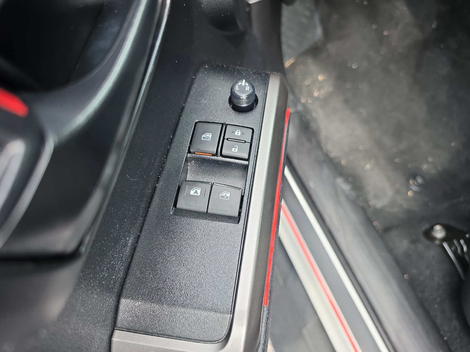 Used 2022 Toyota Tacoma SR5 RWD image 14