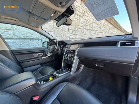Used 2019 Land Rover Discovery Sport SE image 21