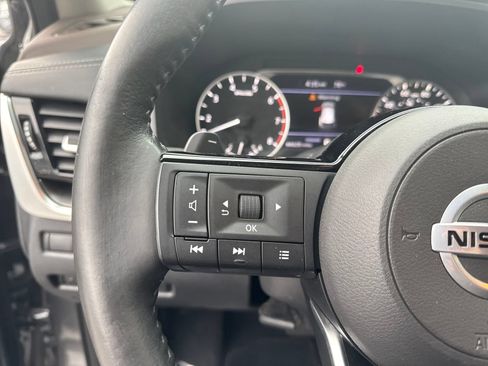 Certified 2021 Nissan Rogue SV w/ Premium Package FWD image 24
